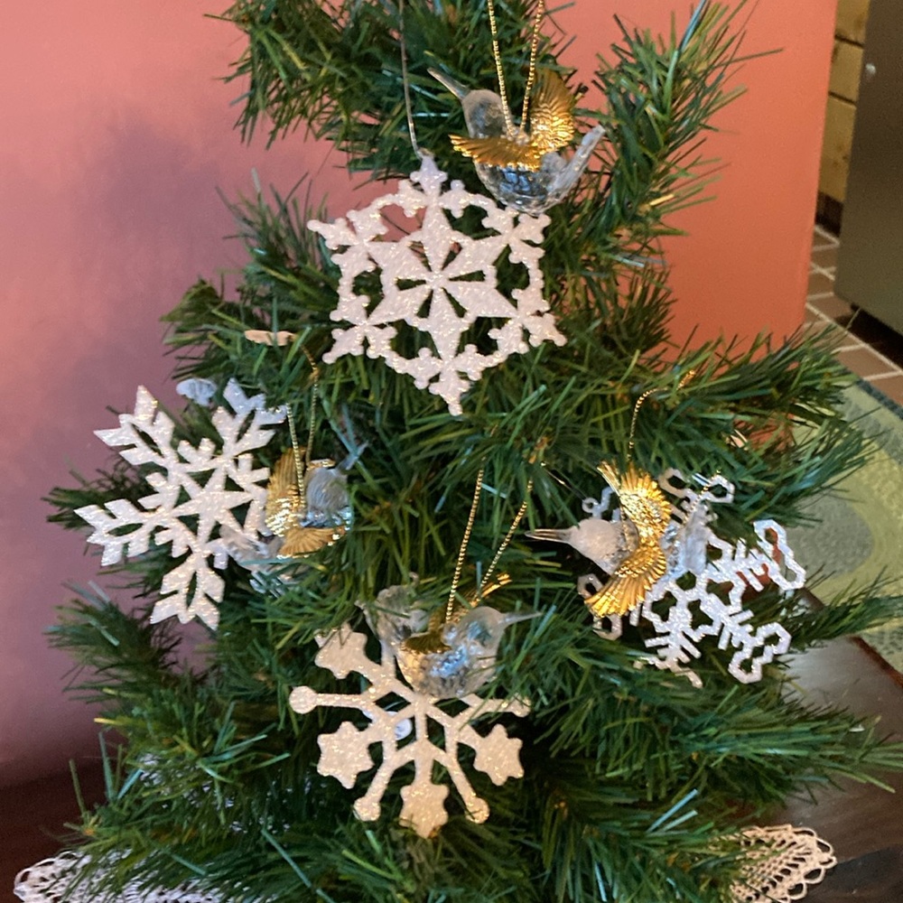 Eight Victorian ornaments